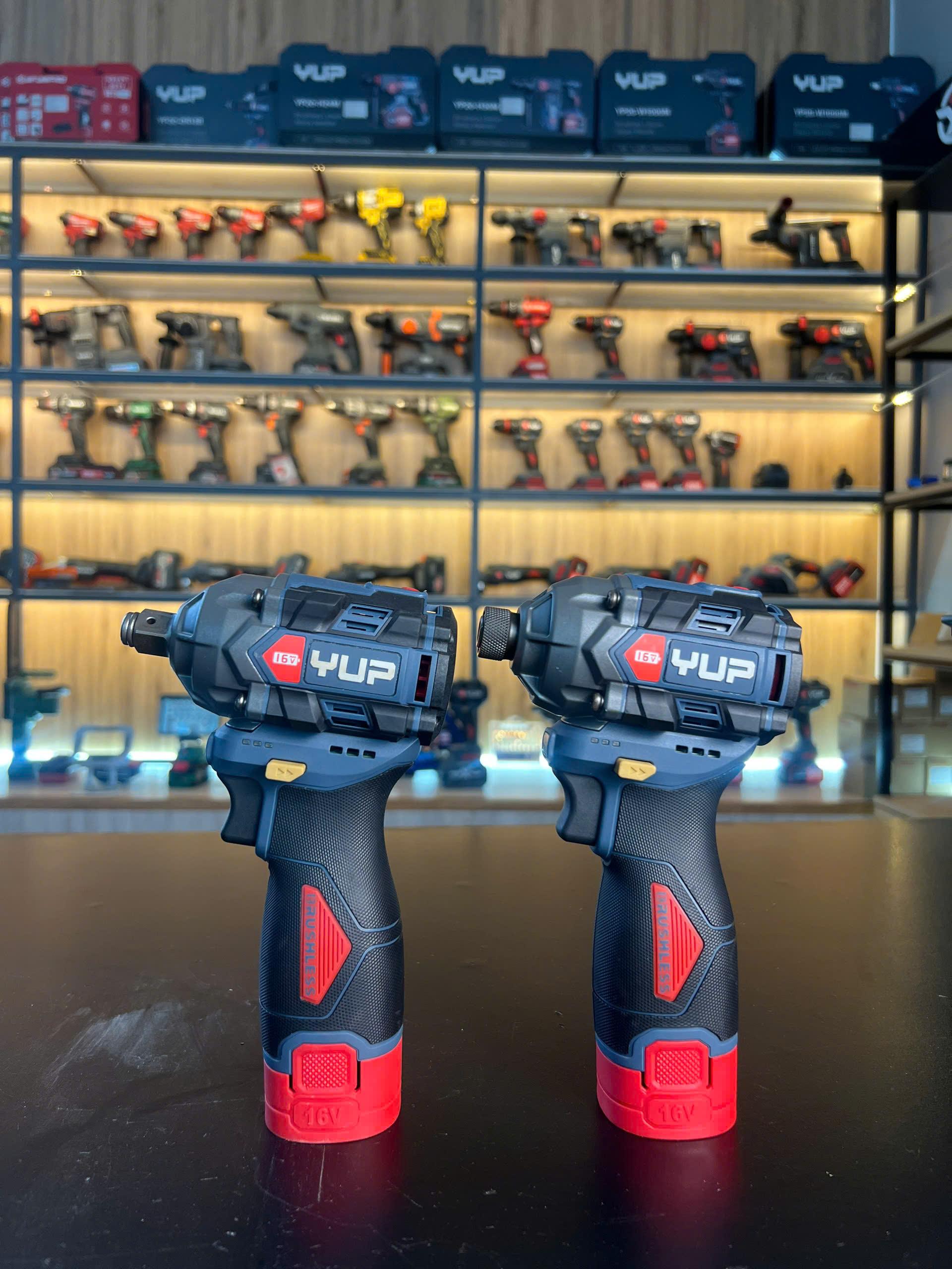 Combo 1 CV + 1 vít trượt "2 pin 1 sạc"