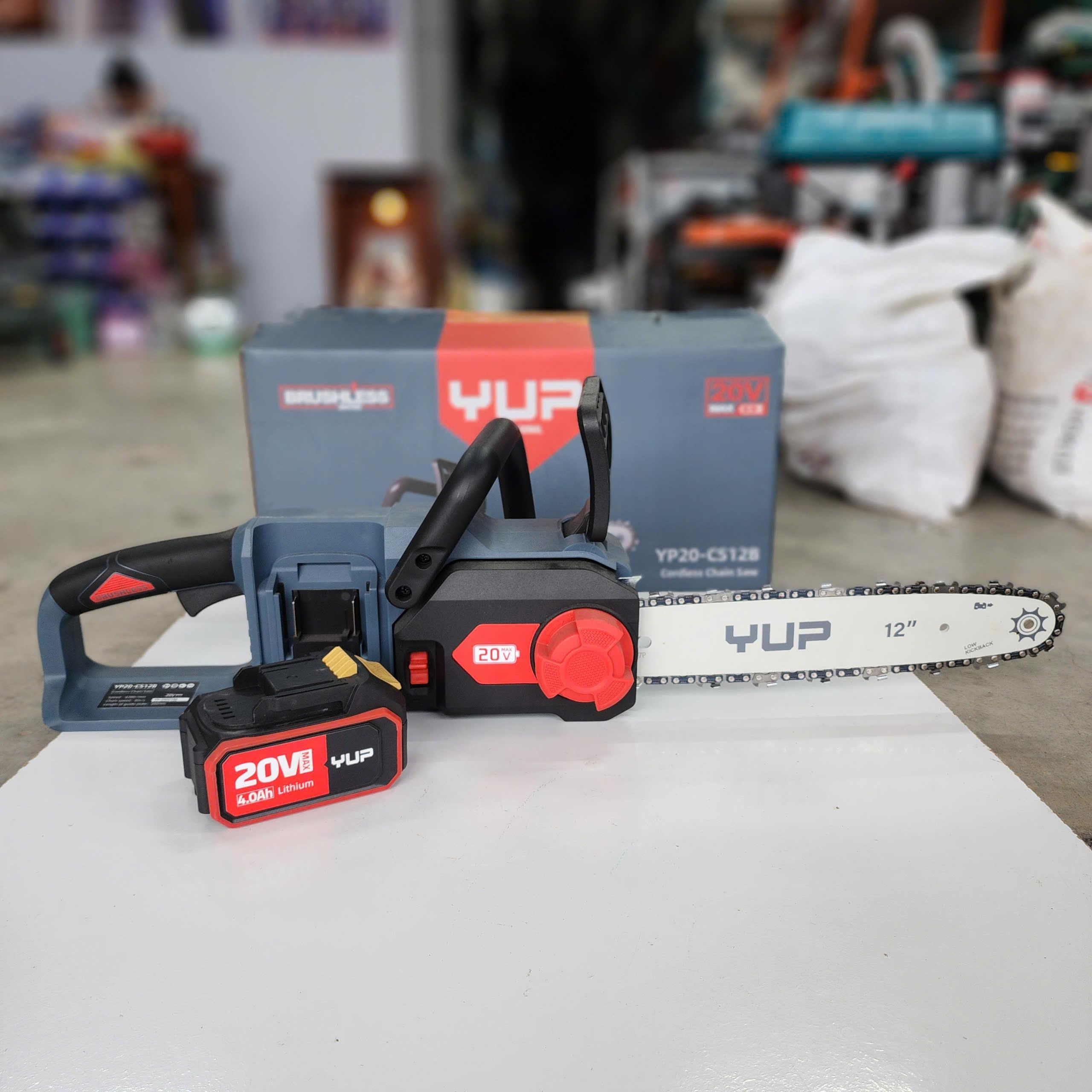Thân + 2 pin 4 YUPAI + Sạc